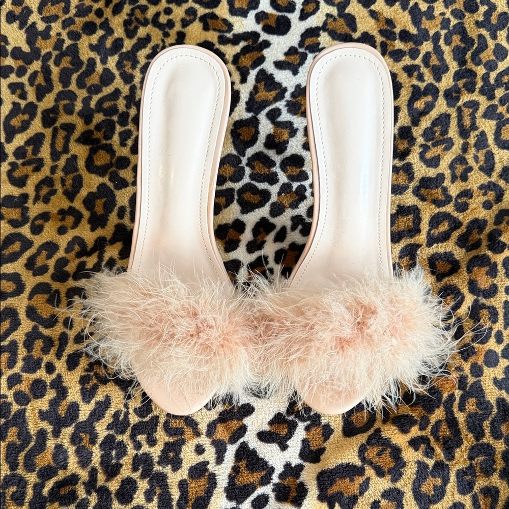 Elegant Cream Feathered Women's Slides